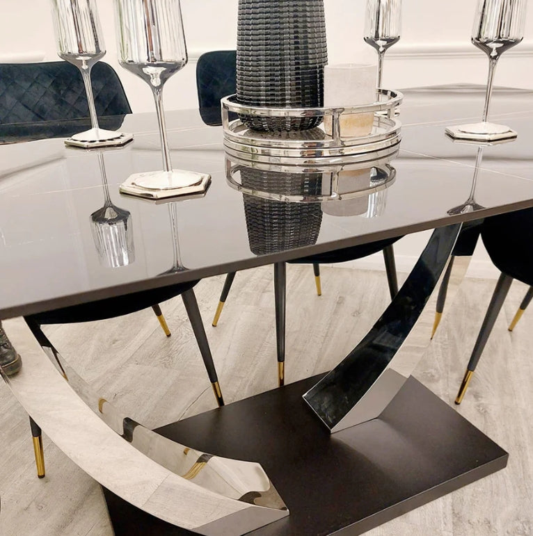 Venus Dining Table with 4 Black Luna Chairs