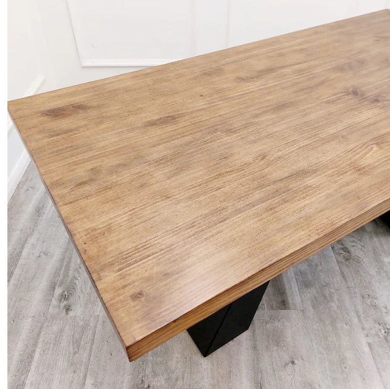 Axel 1.8 Dining Table